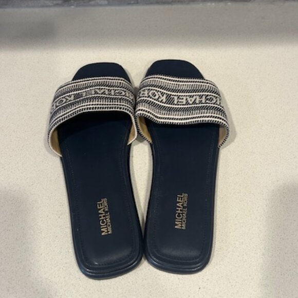 Michael Kors Slides - Picture 3 of 5